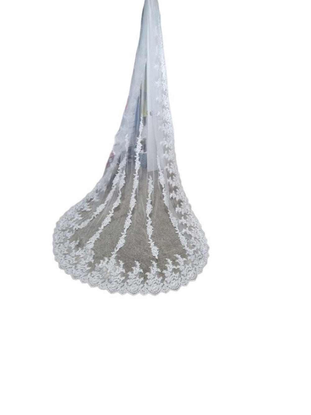 White Lace Scalloped Bridal Veil with Floral Embroidery
